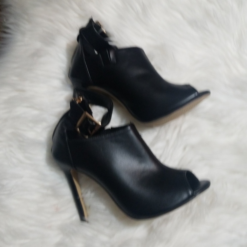 Meilikelin black booties w/ ankle strap size 10